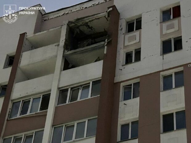 Внаслідок російських ударів по Харкову постраждала жінка