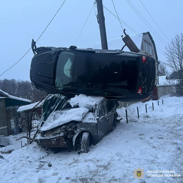 ДТП у Васищеве Харківського району: Ford Fusion зіткнувся з припаркованим Opel