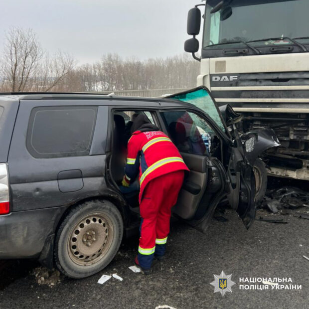 ДТП на Чугуївщині: 69-річна пасажирка загинула в зіткненні на автодорозі Київ-Харків-Довжанський