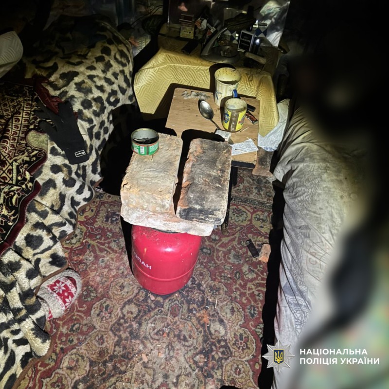 У Пісочині знайшли двох людей, отруєних чадним газом | Поліція Харківщини