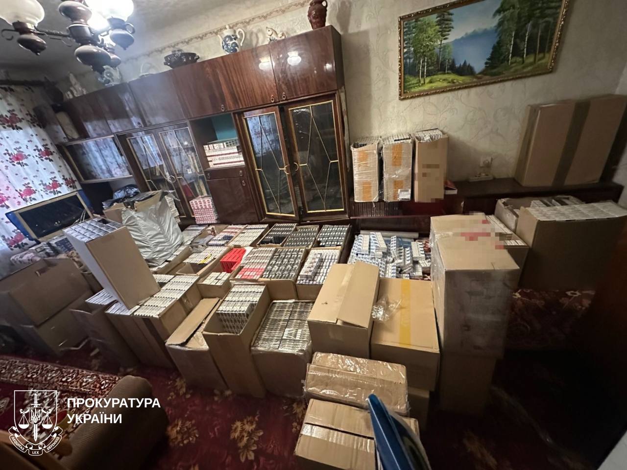 Квартира-склад та мільйонні обороти: у Харкові блокували тіньовий бізнес із продажу підакцизної продукції