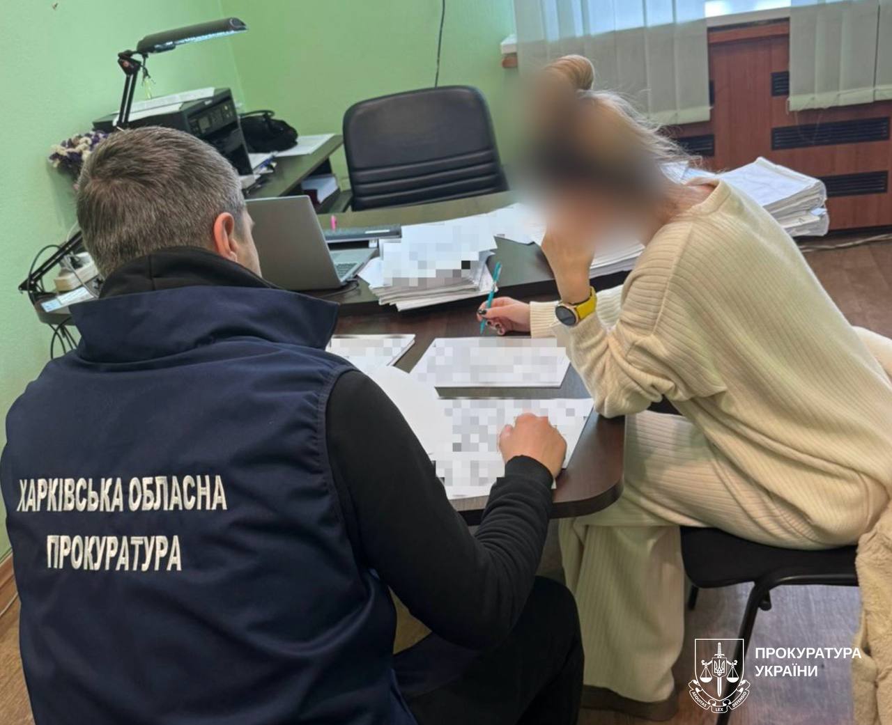«Заробила» понад пів мільйона грн на ремонті харківського вишу, пошкодженого російськими атаками: підозра керівниці підприємства