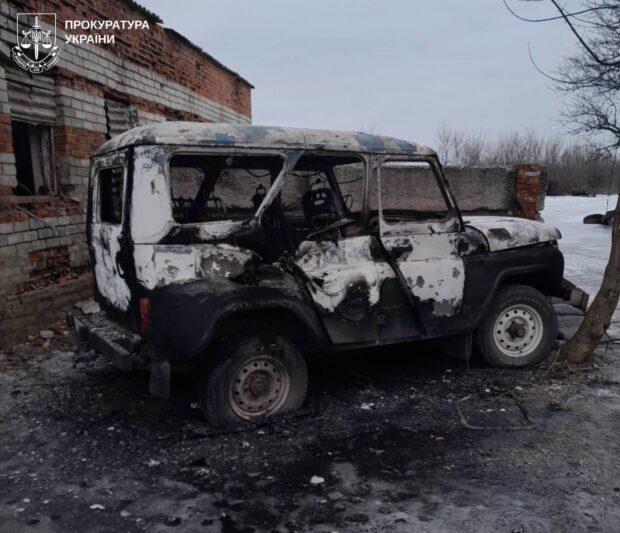 Чергові російські удари по Харківщині: загинула жінка, пошкоджено житло та знищено автівки