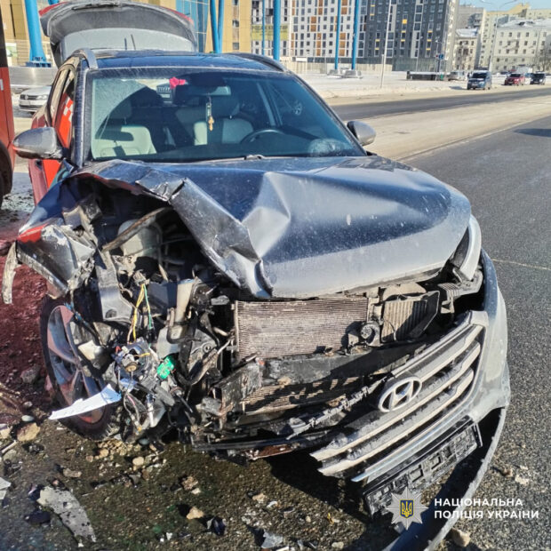 ДТП у Харкові: водій автобуса зіштовхнувся з Hyundai | Новини