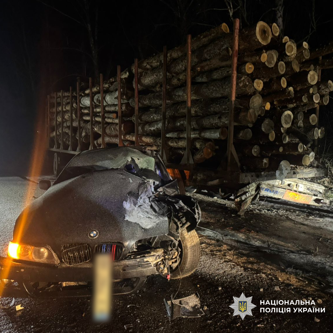 ДТП у Богодухові: BMW врізався у MAN, постраждала неповнолітня
