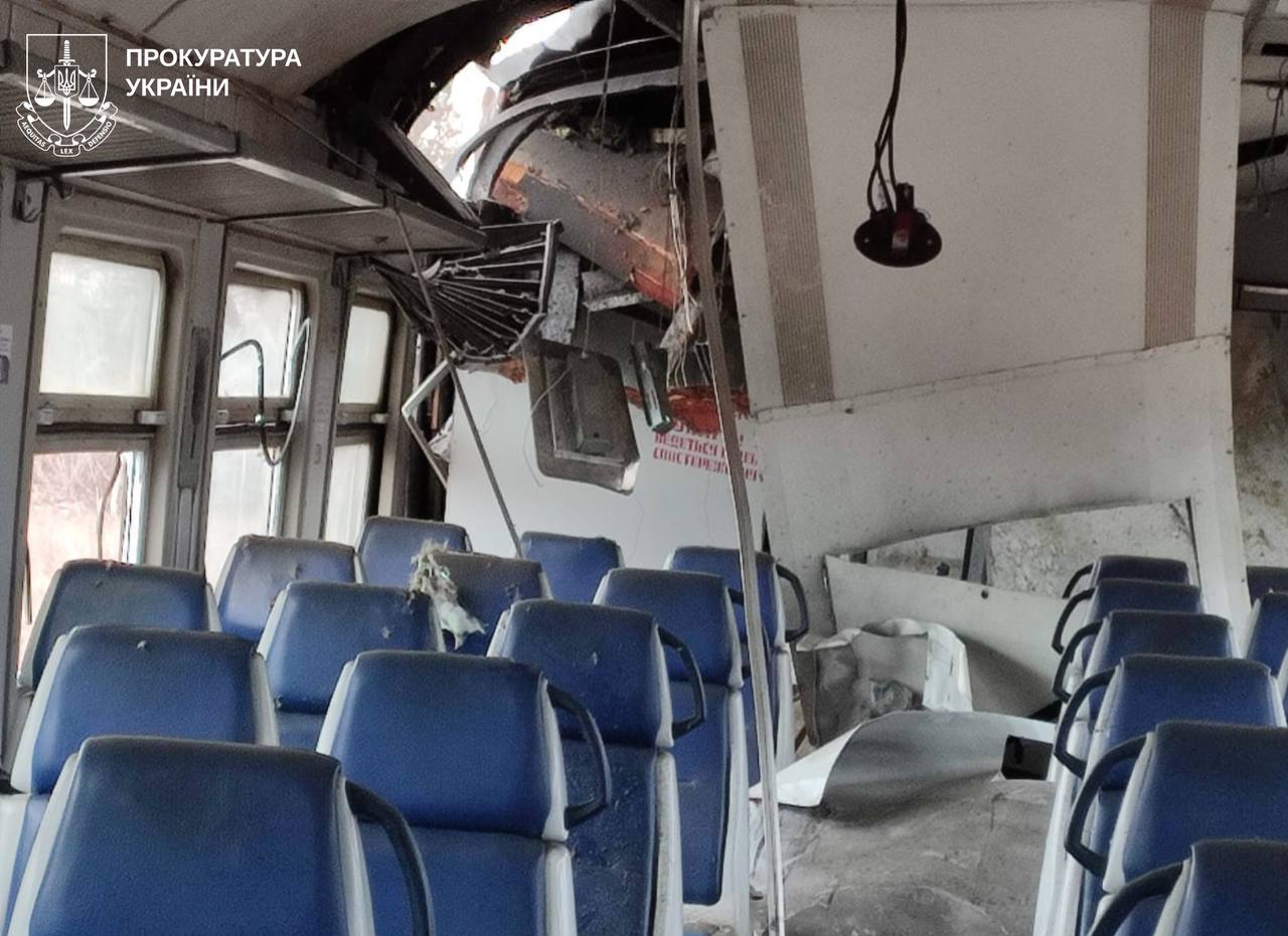На Харківщині російський дрон поцілив у електропотяг: загинула людина, є постраждалі