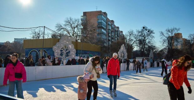 У Харкові через потепління завершує роботу міська ковзанка