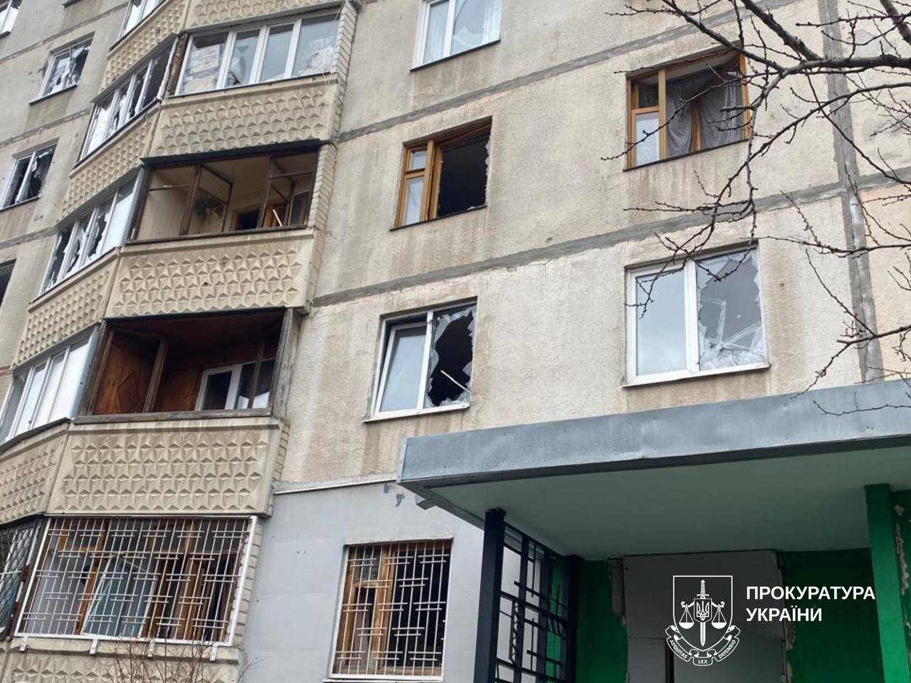 Внаслідок російської атаки по житлових кварталах Харкова: постраждали дев’ять людей