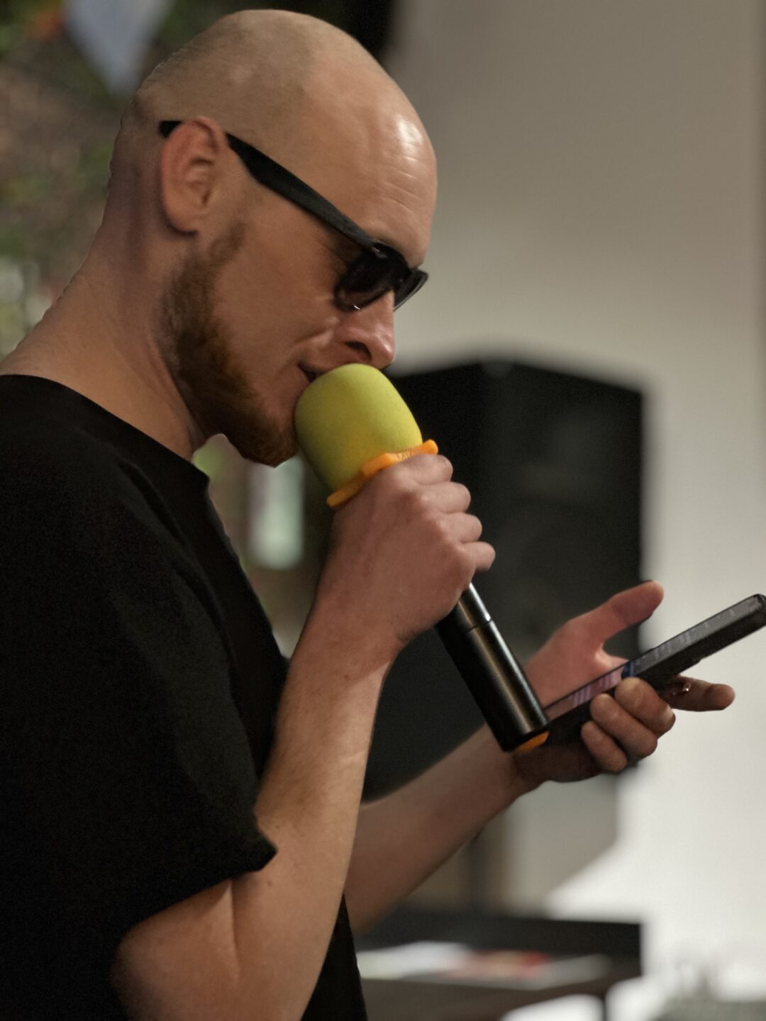 Артем Ельф та його історія про літературний слем