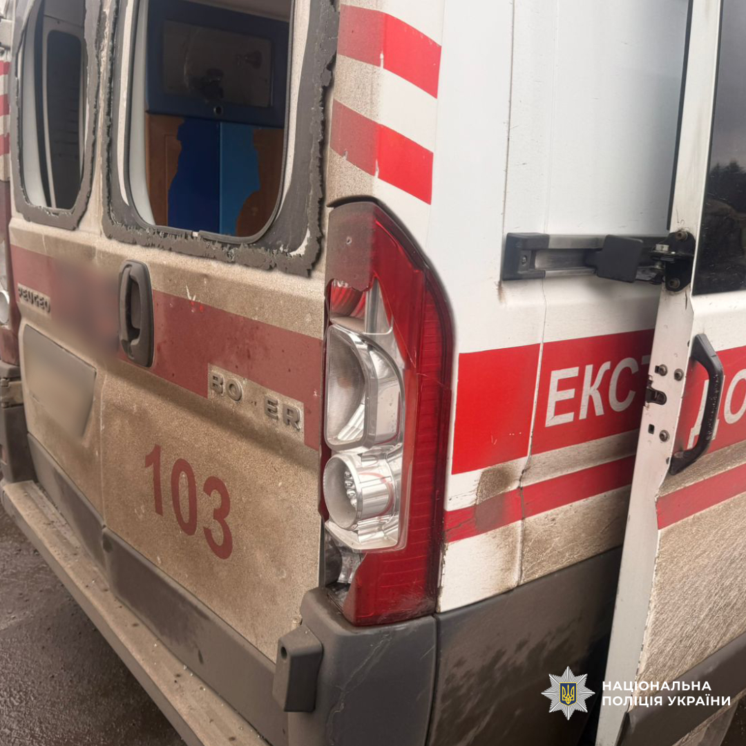 FPV-дрон атакував медиків у селі Грушівка: поранені парамедикиня і водій швидкої