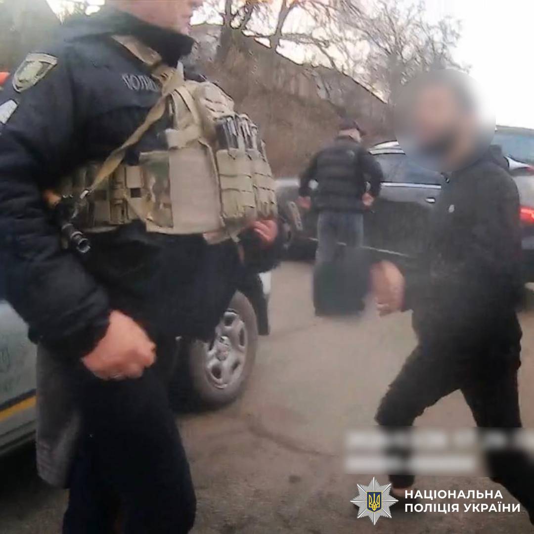 Опір поліцейським на Харківщині: затримано двох чоловіків