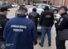 У Харкові затримали іноземця, який продавав «бронь» та відрядження «в один кінець» за $20 000