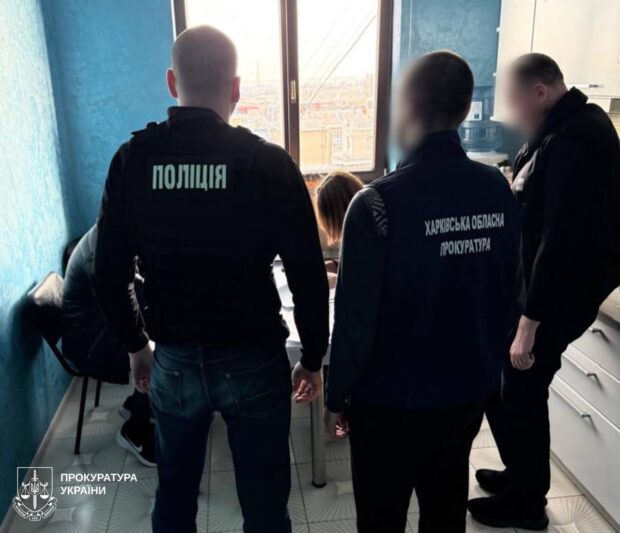 Зарплата за неявку, бонусом — бронь: на Харківщині у лікарні викрито схему фіктивного працевлаштування