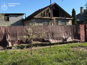 Вночі російські безпілотники вдарили по Харкову та передмістю: постраждали шестеро людей