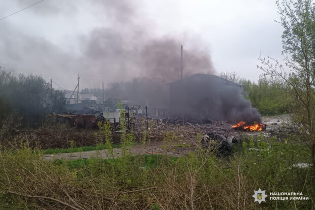 Через російський обстріл в місті Ізюм постраждали троє людей