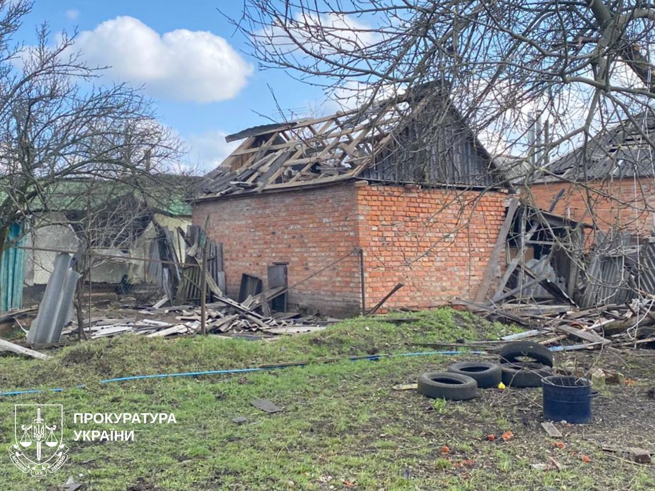 Чергові російські удари по Харківщині забрали життя мирного мешканця, ще семеро людей, серед яких дитина, постраждали