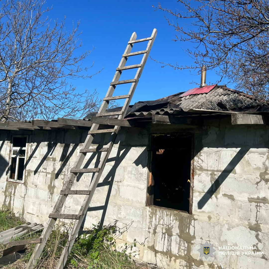 На Харківщині чоловік через ревнощі підпалив будинок своєї співмешканки (фото)