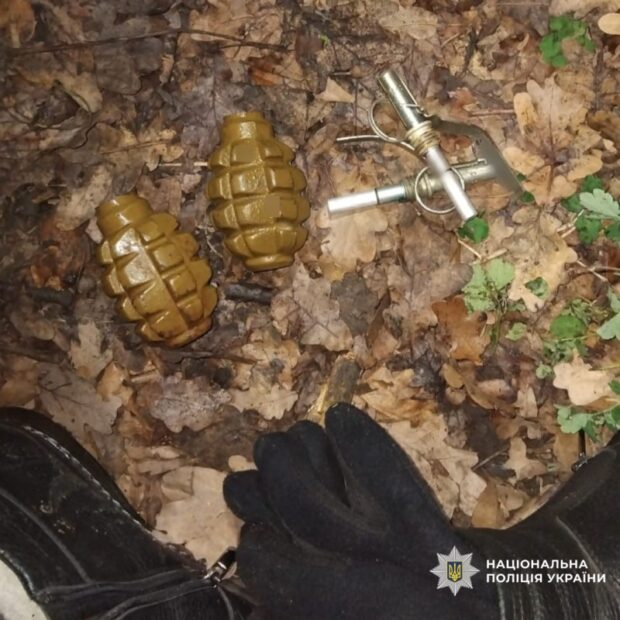 Поліція Харківщини затримала чоловіка з гранатами та погрозами дружині
