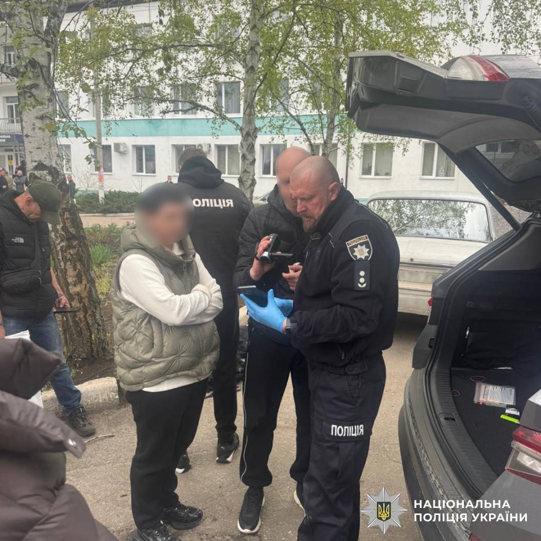 На Харківщині викрили військову медикиню на отриманні 40 тисяч гривень хабаря (фото)