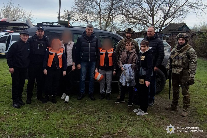 Поліція евакуювала родину з Куп’янського району та притягла матір до відповідальності
