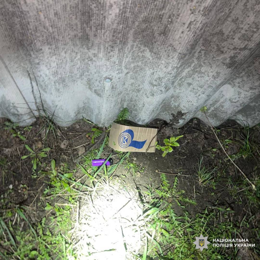 Затримали чоловіка за спробу підпалити військовий автомобіль у Безлюдівці