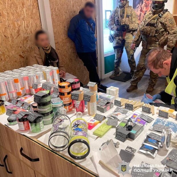 Поліція Харкова викрила мережу збуту наркотиків U-420: 7,4 млн грн вилучено