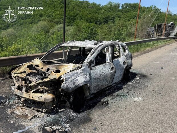 Щонайменше пʼять FPV-дронів атакували ділянку кільцевої дороги у Харкові: загинув водій вантажівки