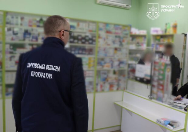 Кодеїновий «чорний ринок» в аптеках Харкова: викрито організовану групу, яка системно продавала наркотичні препарати без рецептів