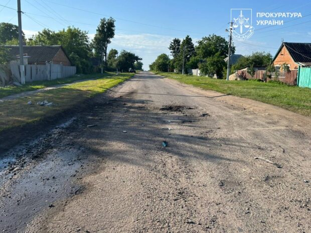 На Харківщині росіяни прямували FPV-дрон на людей: серед постраждалих — дві дитини
