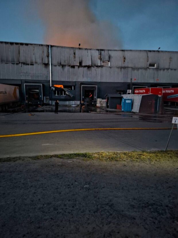 Внаслідок удару безпілотника по Харкову в ніч на 8 червня постраждало депо "Нової пошти"