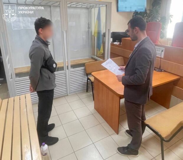 Вчинив із хлопчиком дії сексуальні характеру та зберігав дитяче порно: мешканцю Харківщини вручено підозру