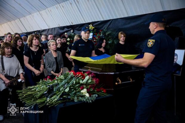 У Харкові попрощалися з рятувальниками, які загинули внаслідок російської атаки