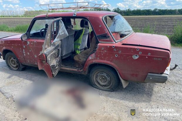 БпЛА вразив автомобіль на Богодухівщині: загинула жінка, двоє поранені