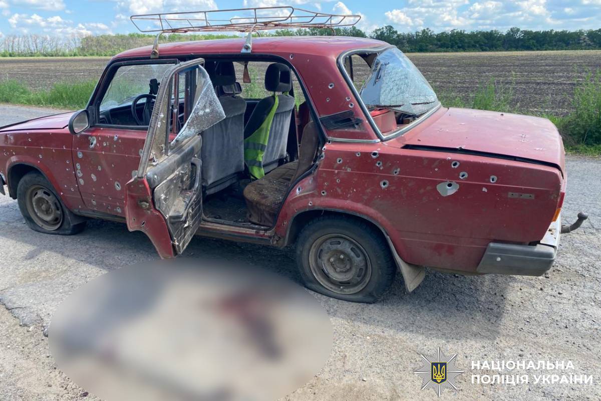 БпЛА вразив автомобіль на Богодухівщині: загинула жінка, двоє поранені