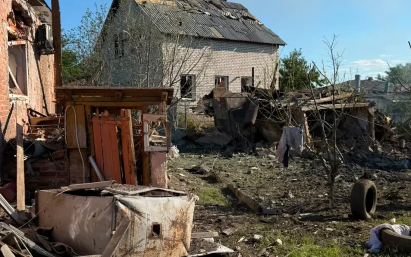 П’ятеро мирних жителів постраждали, серед них троє дітей внаслідок російського удару по місту Ізюм (фото)