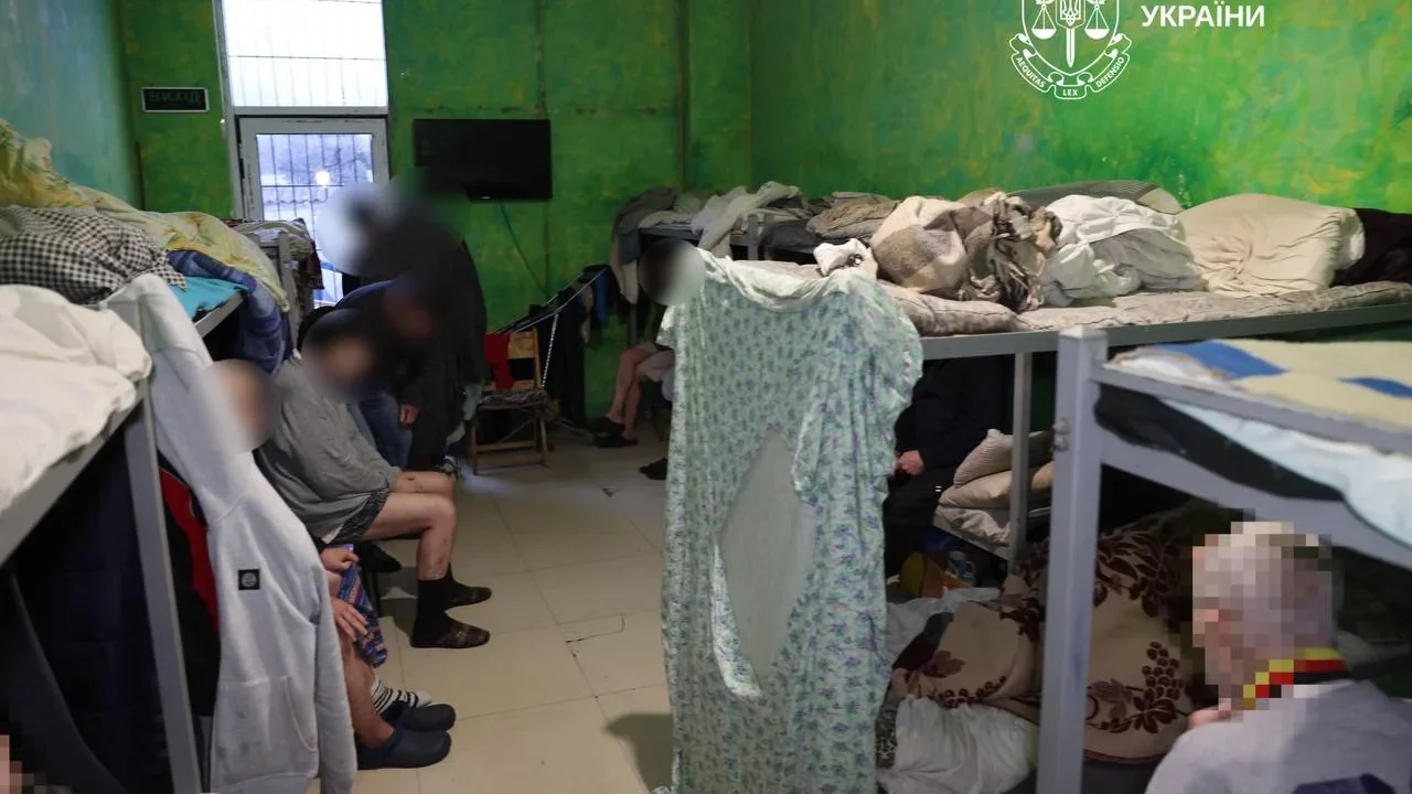 У Харкові ліквідували мережу псевдореабілітаційних центрів: людей катували та примушували до рабської праці (відео)