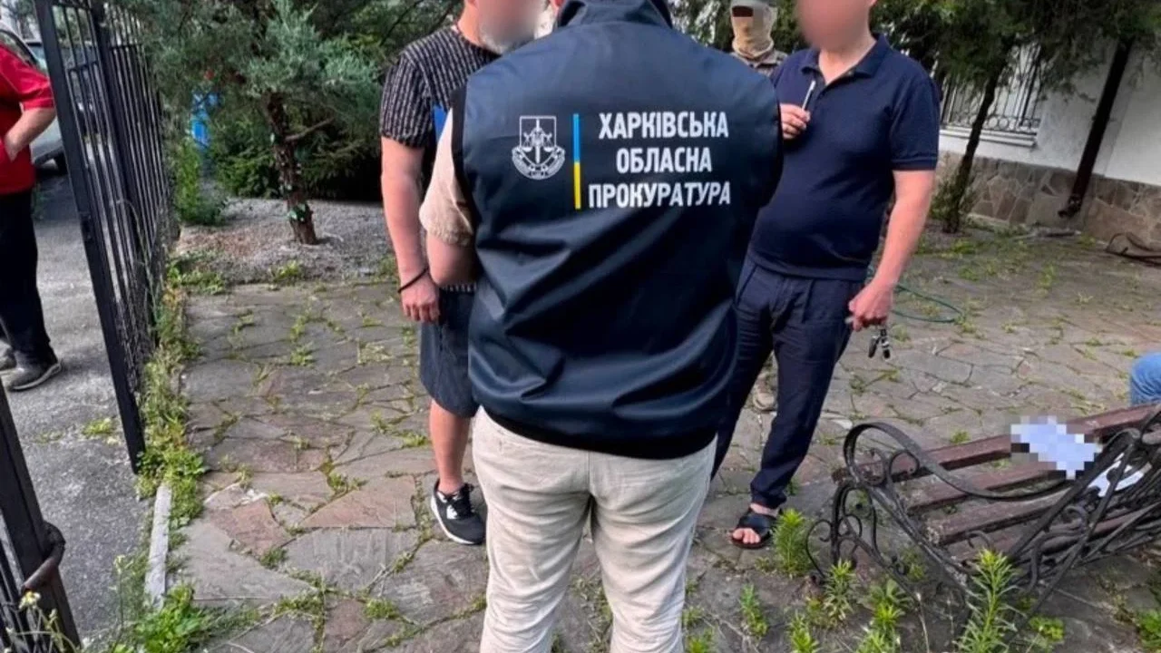 Фіктивно працевлаштував плиточником за $5000: у Харкові взяли під варту адвоката за схему з «бронюванням»