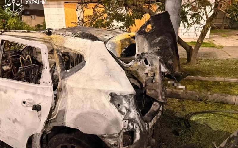 Російський FPV-дрон атакував автомобіль у Харкові: поранені двоє людей