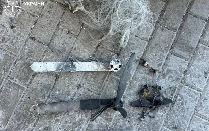 FPV-дрон, яким росіяни вранці атакували АЗС у Шевченківському районі, був на оптоволокні (фото)