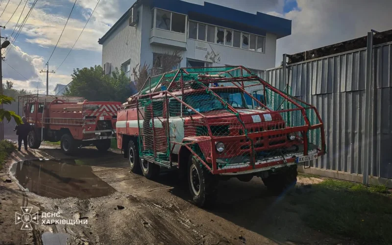 Російський авіаудар по Ізюму: поранено трьох людей, спалахнули пожежі