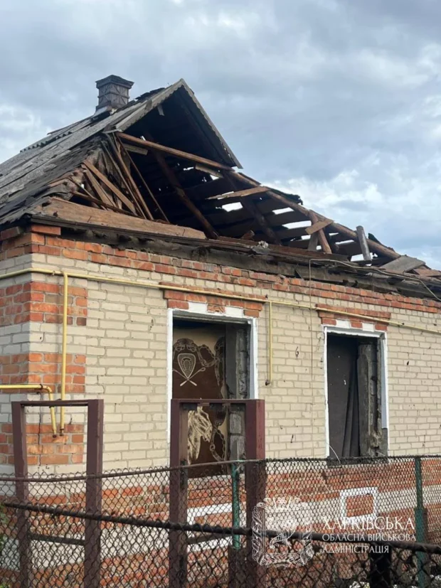 Внаслідок російського ракетного удару по селищу Золочів на Харківщині пошкоджено понад 30 будинків, є постраждала