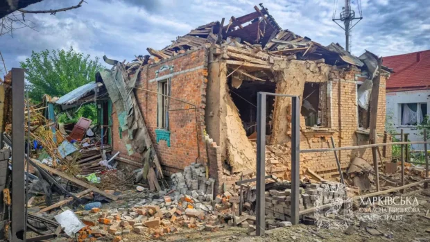 Російський удар по житловому будинку в Харкові: загинула жінка, серед 9 поранених є діти