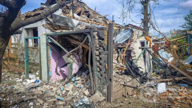 Російський удар по житловому будинку в Харкові: загинула жінка, серед 9 поранених є діти