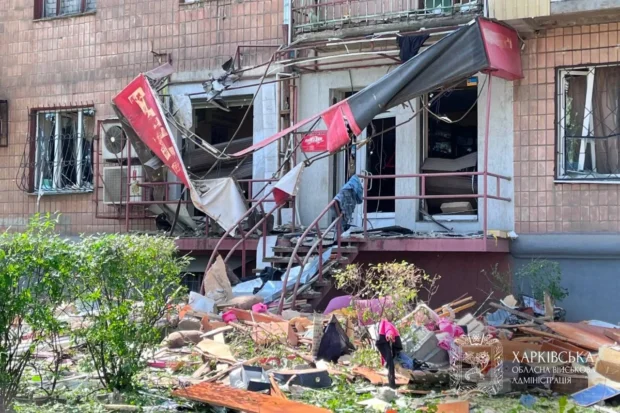 Російський удар по житловому будинку в Харкові: двоє загиблих, серед 19 поранених — четверо дітей