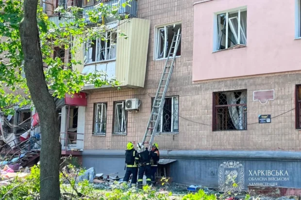 Російський удар по житловому будинку в Харкові: двоє загиблих, серед 19 поранених — четверо дітей