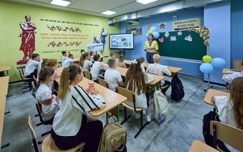 У Харкові комбінованим навчанням охоплено 52% школярів