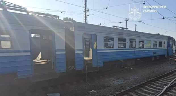 Російський БпЛА влучив у поїзд Лозова — Харків на станції Лиманівка: загинуло двоє жінок, шестеро осіб поранено