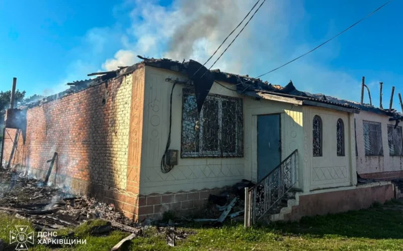 Російський FPV-дрон вдарив по магазину на Куп’янщині: спалахнула пожежа