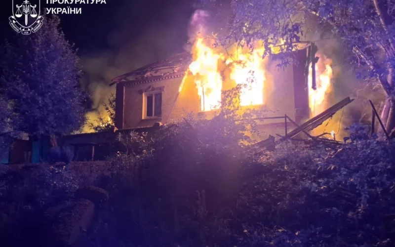 Російський удар по Змієву на Харківщині: загинула жінка, її 10-річна донька постраждала