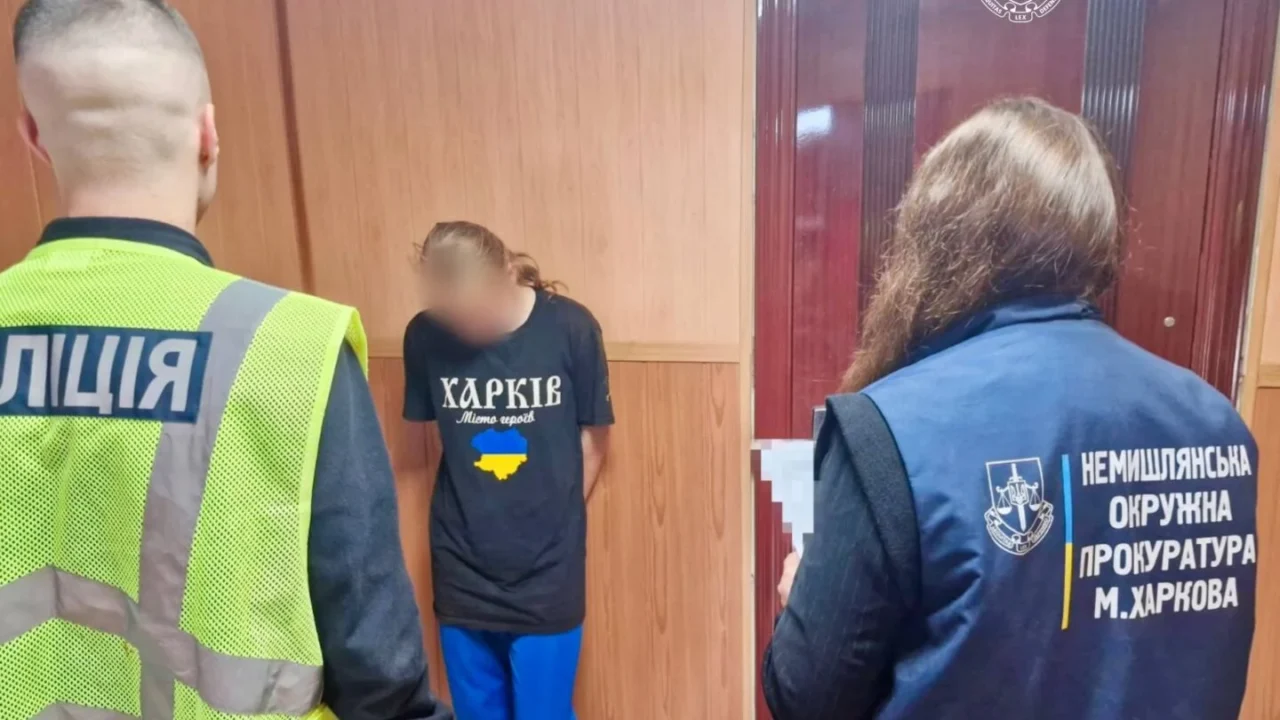 Серія підпалів авто у Харкові: 17-річній дівчині повідомили про підозру (фото)